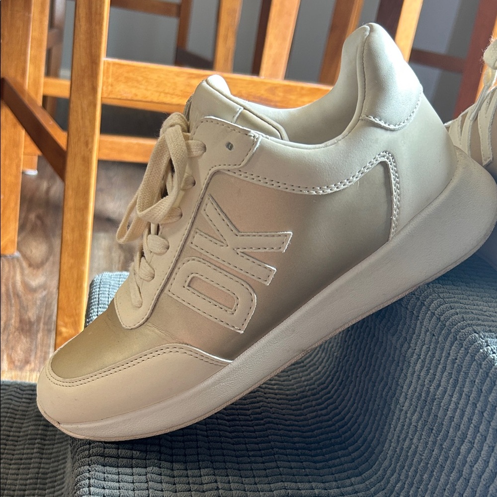 DKNY Women's Beige Sneakers